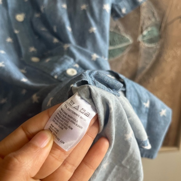 Tipsyelves Star-Printer Button-down Shirt with red and white striped pocket - Picture 6 of 9